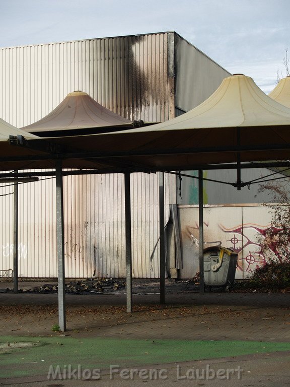 Muellcontainerbrand Schule Koeln Holweide Burgwiesenstr   P26.JPG